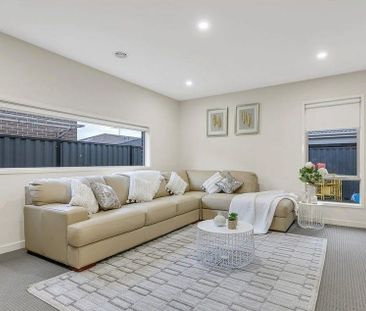 Stunning Family Home for Rent - Style, Space & Comfort in Truganina - Photo 2