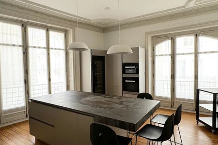 BIARRITZ CENTRE VILLE A L ANNEE - APPT TYPE T4 VIDE - Photo 5