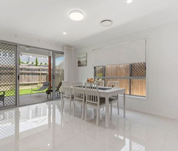 Spacious Modern Family Home with Ducted Air Con & Solar Panel Syste... - Photo 3