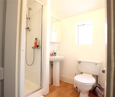 Double Room with Garden & Parking- SE8 - Photo 3