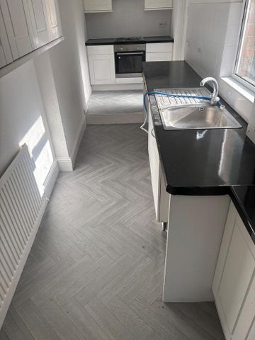 2 bedroom terraced house to rent - Photo 3