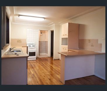 Spacious 3-Bedroom home perfect for the Family! - Photo 5