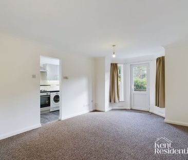 2 bed flat to rent in Tonbridge Road, Maidstone, ME16 - Photo 3