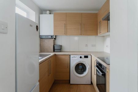 2 bedroom flat to rent - Photo 4