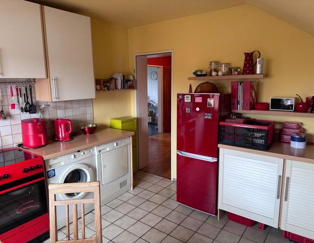 Dachgeschoss-Wohnung im Herzen von Vinn - Photo 1