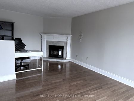 Townhouse For Lease | W8121910 - Photo 3