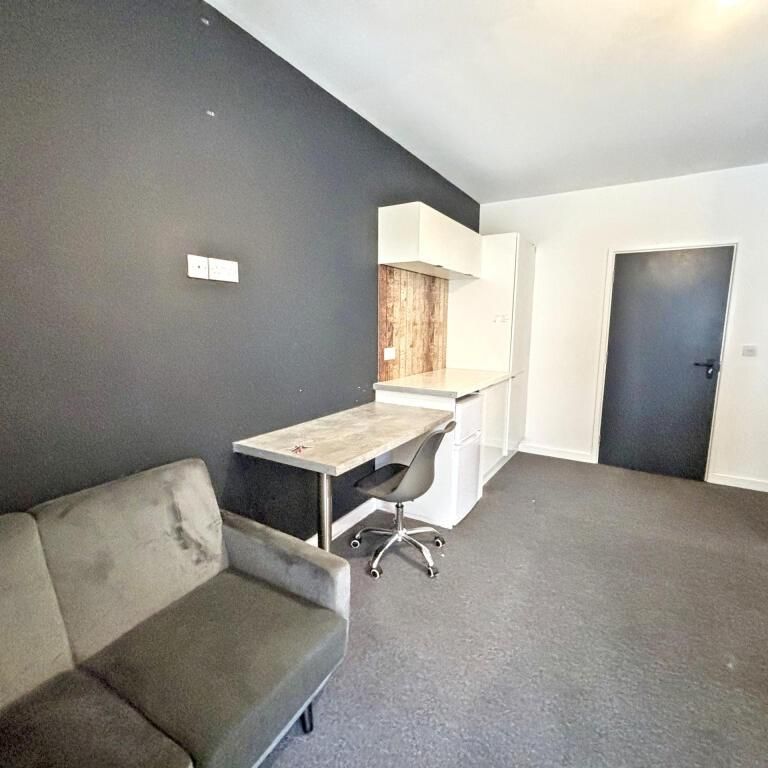 1 bedroom flat to rent - Photo 1