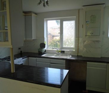 3 bedroom semi-detached house to rent - Photo 4