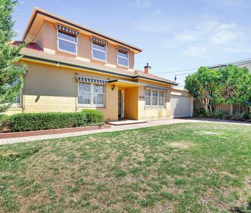 Coastal Comfort Just Moments from the Esplanade - Photo 6