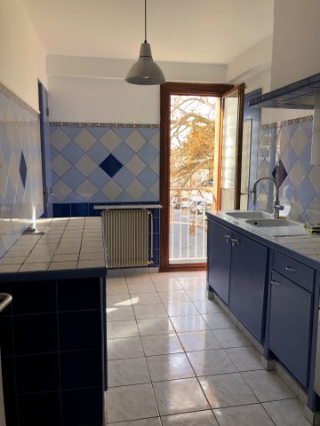 Location Appartement 3 pièces 77m² MARSEILLE 12ème - Photo 4