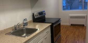 Spacious Studio Apartment - Photo 2