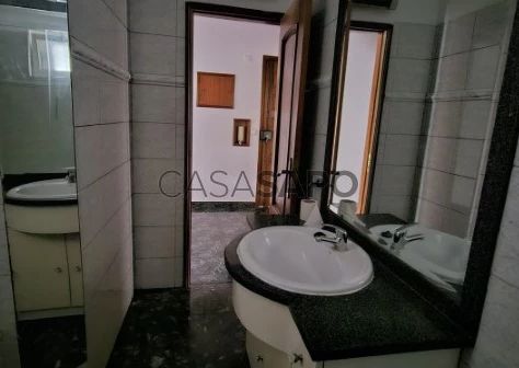 Apartamento T3 para alugar em Almada