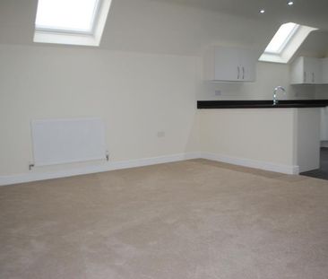 2 bedroom semi-detached house to rent - Photo 5