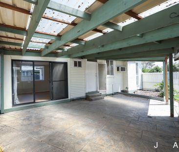 Peaceful Family Living in a Quiet Court Setting - Photo 4