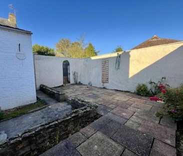 3 bedroom end of terrace house to rent - Photo 3