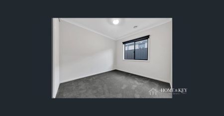 Spacious Family Living in Beveridge - Photo 3