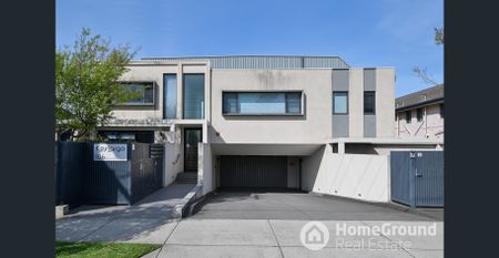 Modern Apartment with Easy Access to Everything - Photo 3