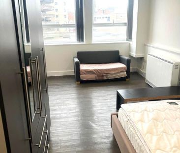 Studio to rent - Photo 1