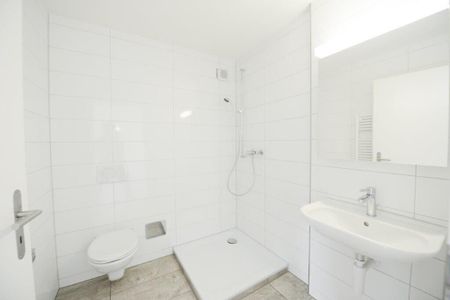 Attractive bright apartment with beautiful views - Photo 5