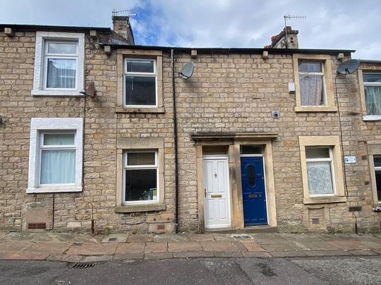 2 bedroom terraced house to rent - Photo 1