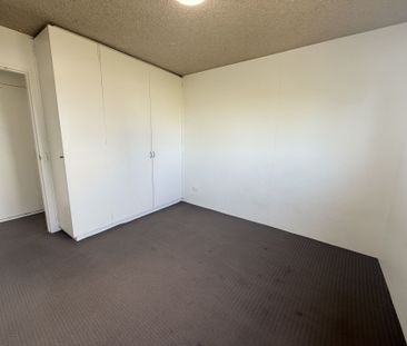 One Bedroom Apartment - Photo 3