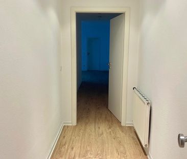 Frisch renovierte 2 Zimmer- Wohnung in 6-Parteienhaus! - Photo 3