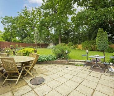 A Georgian-style executive detached family residence - Photo 5