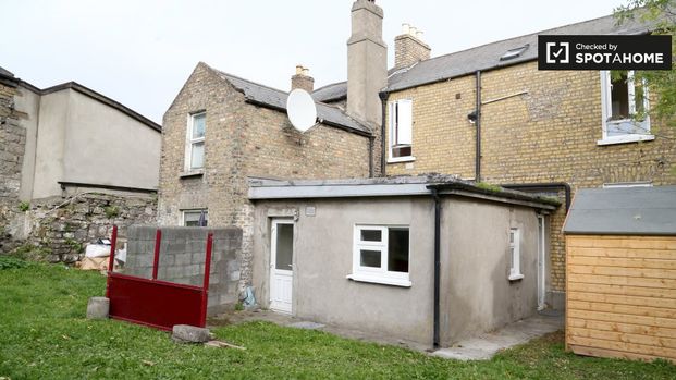 Room in shared apartment for rent in Inns Quay, Dublin - Photo 1