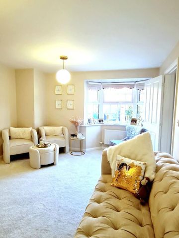 4 bedroom detached house to rent - Photo 3