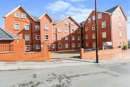 4 bedroom apartment to rent - Photo 2