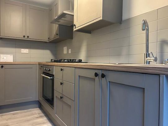 5 bedroom semi-detached house to rent - Photo 1