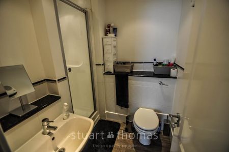 2 bedroom flat to rent - Photo 5