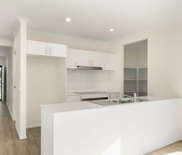 Modern Family Living in Everley Estate - Photo 6