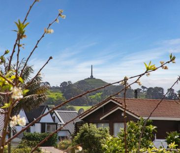 Make this home your castle! - Photo 2