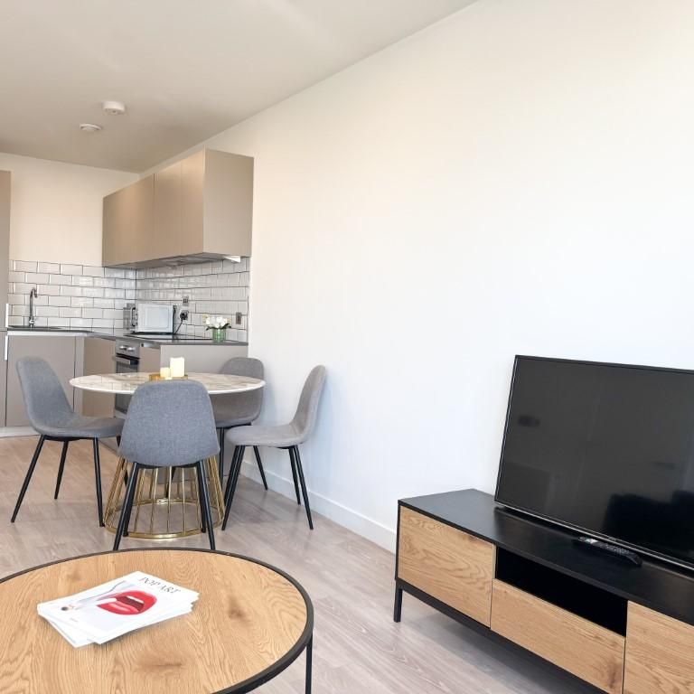 Studio to rent - Photo 1