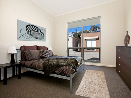 Very Neat Three Bedroom Unit - Photo 4