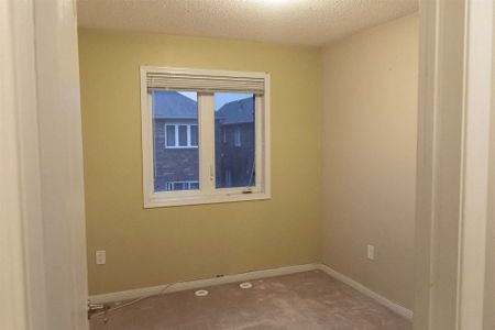 For Lease - 921 Raftis Crescent, Milton, Ontario - Photo 5