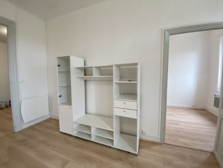 Location Appartement 3 pièces 82m² CASTELNAUDARY 11400 - Photo 2