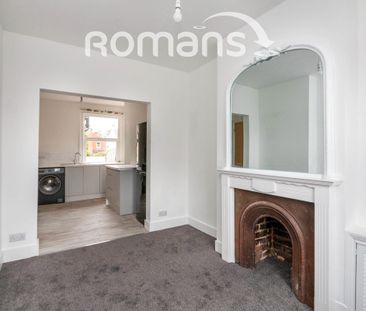 2 bedroom maisonette to rent - Photo 2