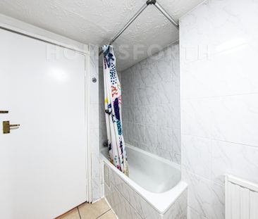 1 Bedroom Flat - Photo 2