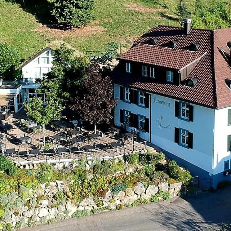 1.5 Maisonette Wohnung mit Dachterrasse & Weitblick – Ruhige Lage - Photo 1