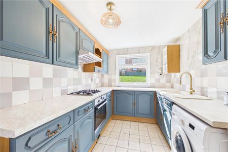 3 bedroom end of terrace house to rent - Photo 5