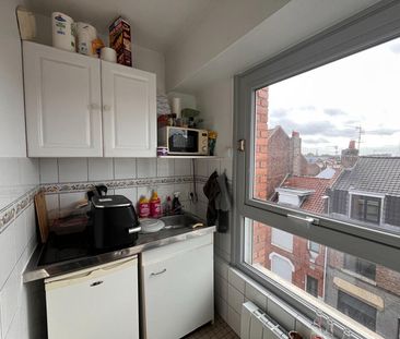 A LOUER : T1 à LILLE • • 566 € - Photo 3