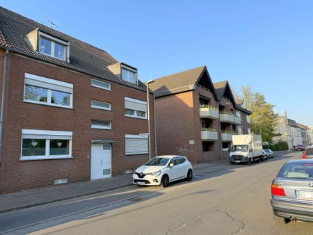 KREFELD-OPPUM: HELLE & SCHÖN GESCHNITTENE 2-ZIMMERWOHNUNG IM DACHGESCHOSS - Photo 4