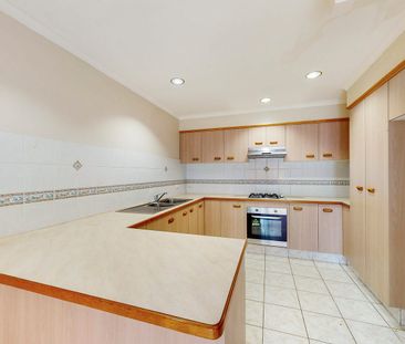 Great size comfortable townhouse - Photo 5