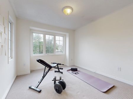 For Lease - 98 Lowther Upper Avenue, Richmond Hill, Ontario - Photo 3