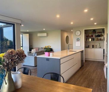 Modern family home in quiet cul-de-sac - Photo 3