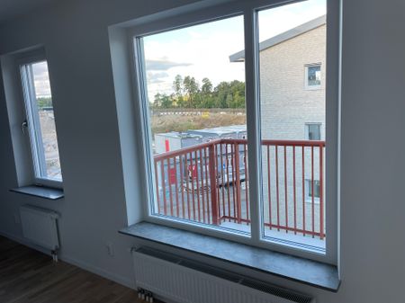 Krögerspromenad, Sollentuna - Photo 2