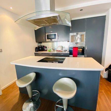 3 bedroom flat to rent - Photo 3