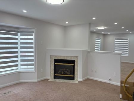 For Lease - 885 Ferguson Drive, Milton, Ontario - Photo 2